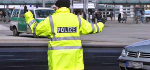 Verkehrspolizist vor Bremer Hauptbahnhof. Foto: WR