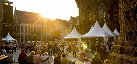 Stimmungsvoll: Der Eröffnungsabend des Musifkestes findet in und an der „Guten Stube“ Bremen statt. Fotos: Musikfest