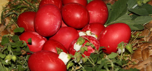 Rote Eier zum griechischen Osterfest Foto: Kaloglou