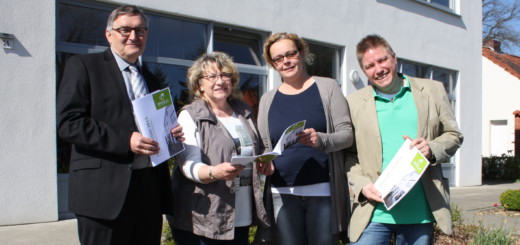 Vorstandsvorsitzender Joachim Musch, Conny Künemund, Sandra Schier und Kai Kaufmann von der „Brücke e.V.“ freuen sich über eine positive Jahresbilanz. Foto: nba