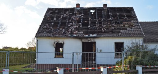 Das nach Brandstiftung zerstörte Haus in Riede. Foto: Sieler
