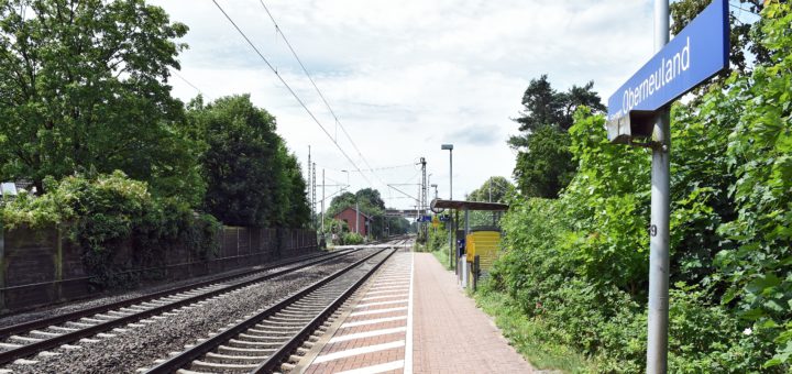 Die Bahnsteige in Oberneuland sollen verlängert werden. Foto: Schlie