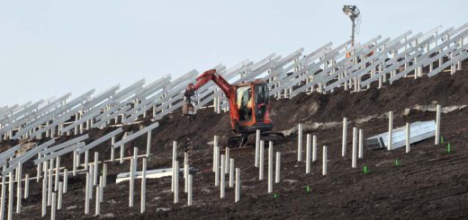 Von der Deponie zum "Energieberg": Solaranlagen im Blockland. Foto: WR
