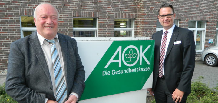 Für Regionaldirektor Andre Kerber (r.) und den Osterholz-Scharmbecker Serviceleiter Hinrich Breden ist ein Rückzug aus der Region kein Thema. Foto: Bosse