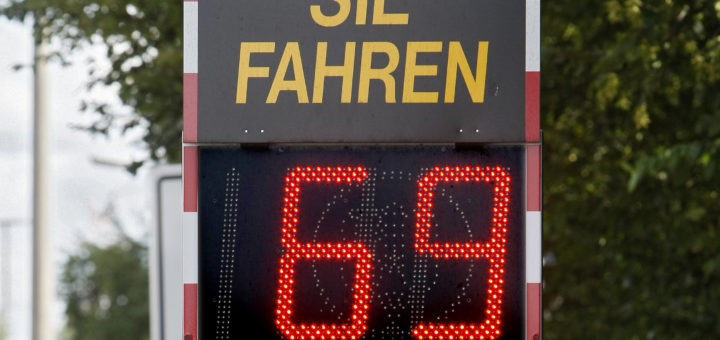 Ein Speeddisplay wurde in Lübberstedt von Unbekannten gestohlen. Foto:WR