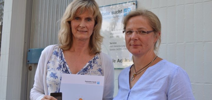 Heike Gronewold, Leiterin der Fachstelle (links) mit Regina Haack. Foto: Sieler