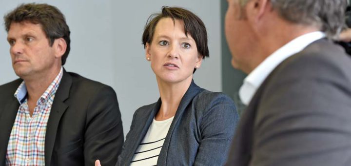 Bildungssenatorin Claudia Bogedan erklärt die Schlechte Situation der Kita-Plätze in Bremen. Foto: Schlie