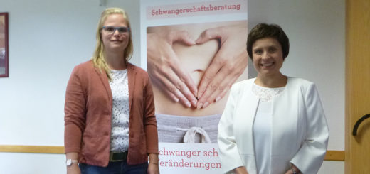 Kathrin Schomaker (links) unterstützt Ruth Bock-Janik seit März in der SchwangerschaftberatungFoto: bsu