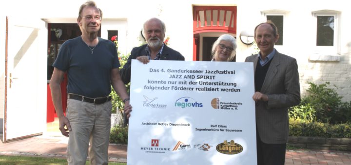 Erfreut über die bevorstehende vierte Ausgabe des Jazzfestivals: Intendant Klaus Fey, Rolf Schütze vom Freundeskreis, Organisatorin Dr. Wiebke Steinmetz und Sponsor Detlev Diepenbrock. Foto: nba
