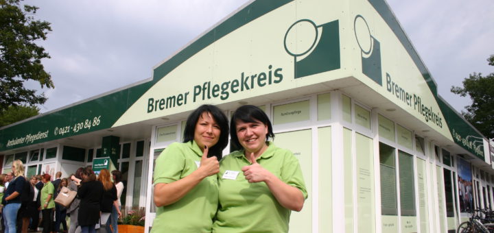 Alwina Schwarz (l.) und Kateryna Höwekamp sind ab jetzt examinierte Pflegefachkräfte. Foto: Neloska