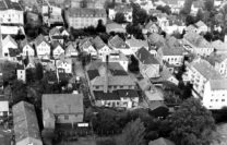 Die Luftaufnahme entstand vor der Sprengung des Schornsteins der Molkerei im Jahr 1969. Foto: Stadtarchiv Delmenhorst
