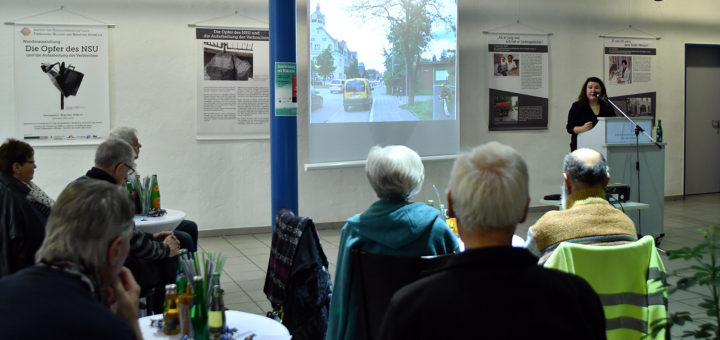 Bei der Ausstellungseröffnung referierte Birgit Mair über die Taten des NSU, deren Opfer und die gesellschaftlichen Folgen.Foto: Konczak