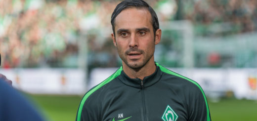 Werder-Coach Alexander Nouri kassierte mit seinem Team die zweite Niederlag ein Folge. Foto: Nordphoto