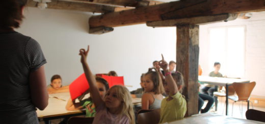 Die Overbeck-Klasse ist nur eine von zahlreichen Schulklassen, die den Kinderkunstraum des Overbeck-Museums nutzen.Foto: Füller