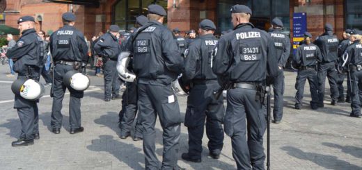 Die Polizei musste in der Vergangenheit mehrfach ausrücken, wenn es zu Auseinandersetzungen zwischen Clans in Bremen kam, dennoch gibt es nur noch einen Spezialisten. Symbolfoto/WR