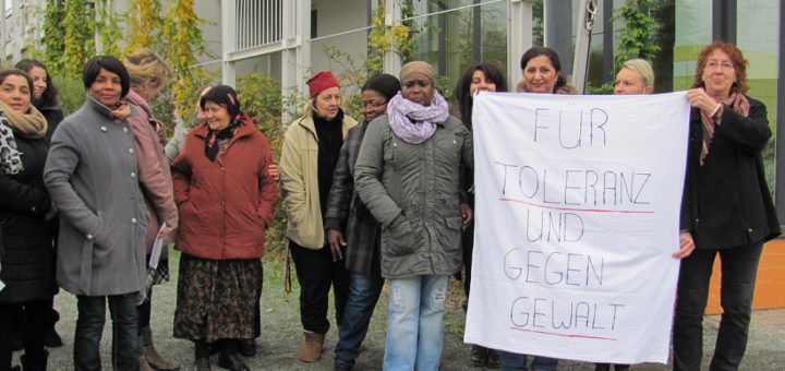 Frauen aus Tenever beteiligen sich am Gedenktag „Nein zu Gewalt an Frauen“. Foto: pv