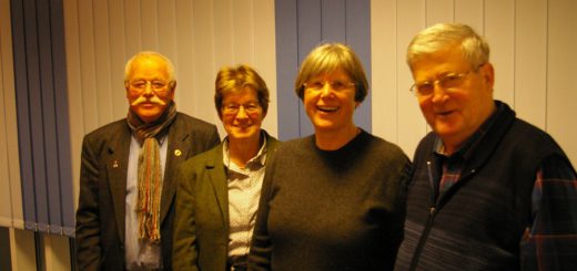 Bilden den neuen Vorstand des Delmenhorster Seniorenbeirates (von links): Ulf Kors (Vorsitzender), Ursula Reimers (Pressewartin), Dr. Mechthild Harders-Opolka (stellvertretende Vorsitzende) und Fred Anders (Schriftwart).Foto: Lürssen