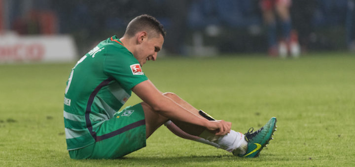 Auch Werders junger Innenverteidiger Milos Veljkovic gab beim Nordderby in Hamburg keine gute Figur ab. Foto: Nordphoto