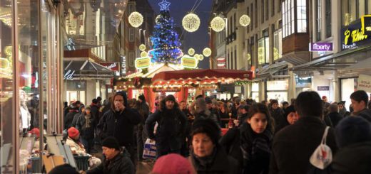 Weihnachtseinkäufer in der Sögestraße im Dezember. Foto: Schlie