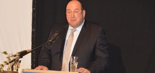 Bürgermeister Rainer Ditzfeld moderiert die Veranstaltung am Montagabend. Archivbild: Sieler