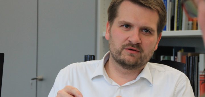 Burglesums Ortsamtsleiter Florian Boehlke im Gespräch mit dem Weser Report. Foto: Füller