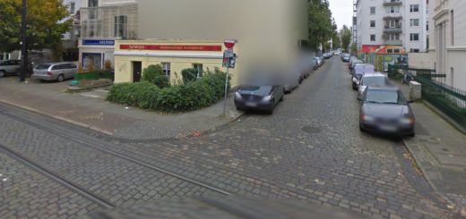 Auf Höhe der Feldstraße ist Am Dobben ein Wasserrohr gebrochen, 50 Haushalte müssen mit Eimern zur Straße laufen. Foto: googlemaps