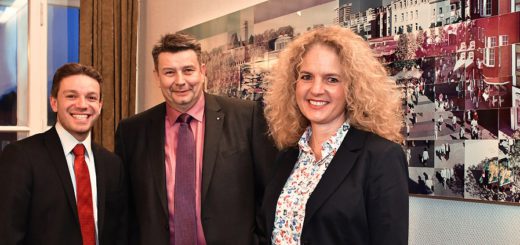 Deniz Kurku und Axel Langnau freuen sich auf die Zusammenarbeit mit der künftigen Citymanagerin Nicole Halves-Volmer. Foto Konczak