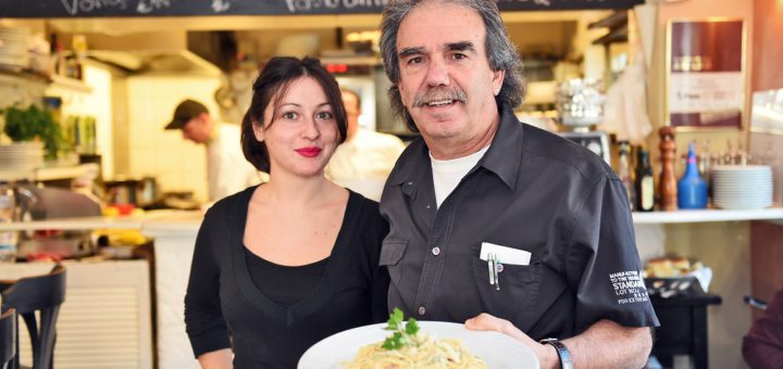 Roberta und Wirt Angelo Galetti sorgen im „Gallo“ für schnellen und freundlichen Service. Foto: Schlie