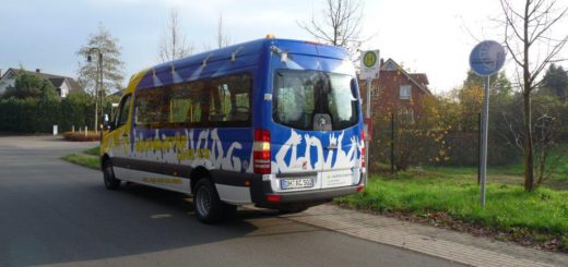 Der Grönemeyer-Bus, Bus Buslinie 113, fährt etwa alle eineinhalb Stunden durch die ganze Gemeinde Stuhr bis zum Roland-Center und zurück. In der Woche vor Weihnachten kann kostenlos mitgefahren werden. Foto: VBN