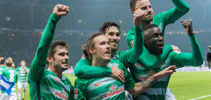 Die Werder-Profis bejubeln den Treffer zum 1:0 in Berlin von Max Kruse (M.). Foto: Nordphoto