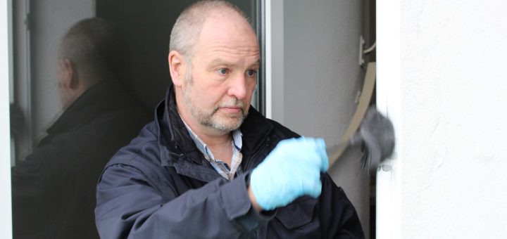 Peter Klug ist Spurensicherer bei der Polizei Bremen. Foto: Füller