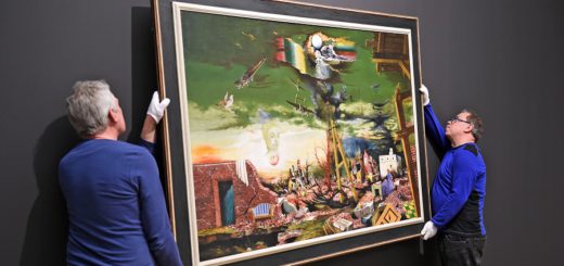 Bloß nicht fallen lassen: Das Gemälde „Die Klage Bremens“ von Franz Radziwill wurde gestern von mit „Samthandschuhen“ an die Wand der Kunsthalle gebracht. Foto: Schlie