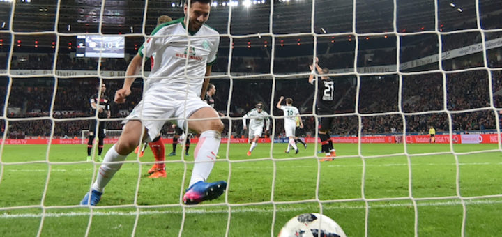 Das erste Saisontor von Claudio Pizarro, der kurz zuvor eingewechselt worden war, bescherte Werder einen Auswärtspunkt bei Bayer Leverkusen. Foto: Nordphoto