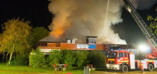200 Rettungskräfte waren bei einem Großbrand in Verden im EInsatz. Foto: Kreisfeuerwehr Verden/Köhler
