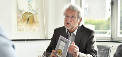 Der Herausgeber und Mitautor des Buches „Distelblüten“ gastiert am Donnerstag im Haus Berger.Foto: Konczak