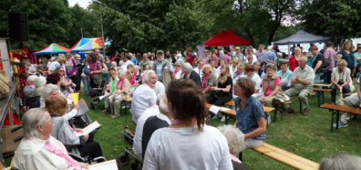 Beim Sommerfest am Sodenmattsee in Huchting gibt es Programm für Jung und Alt. Sodenmattseefest Fest Bremen Foto: pv