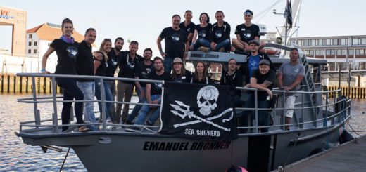 Sea Shepherd und Dr. Bronner‘s Crew auf der neuen „Emanuel Bronner“.Foto: Alexander Wurm für Dr. Bronner‘s Europe
