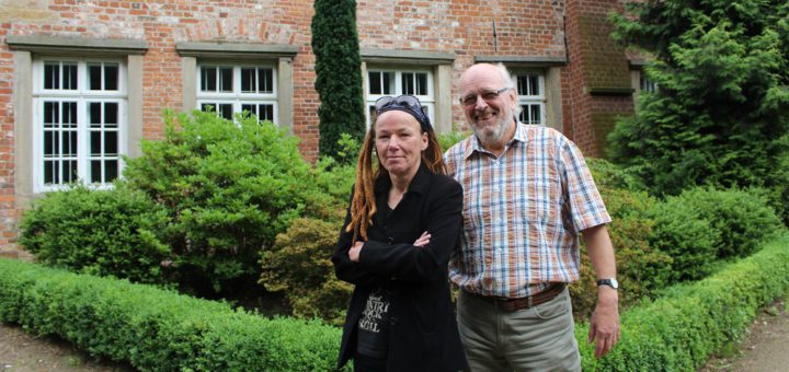 Ein Vorstand mit vielen Ideen im Kopf: Carola Sonnwald und Klaus Peters vom Verein „Burg Blomendal“. Foto: Harm