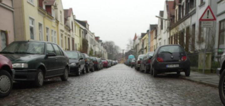 Kopfsteinpflasterstraßen in Bremen sind manchem ein Stein des Anstoßes.