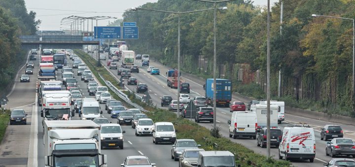 Die Reisewelle ebbt nicht ab: Überall in Deutschland müssen Autofahrer mit Staus rechnen.Foto: ADAC Stefan Kiefer