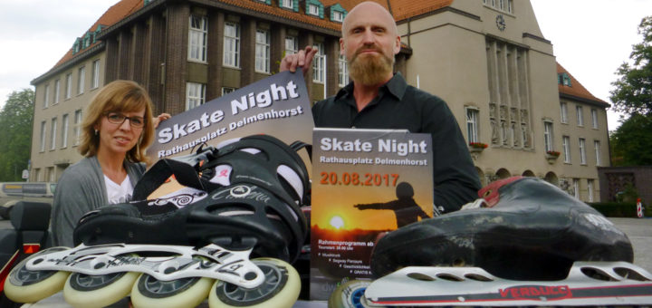 Ines Ritter von der dwfg und Jens Heeren von „Happy Skater“ werben für die „Skate Night“ in Delmenhorst. Foto: Suhren