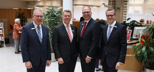 Der LzO-Vorstand zog am Montag Halbjahresbilanz: (v.l.) Heinz Barlage, Olaf Hemker, Michael Thanheiser und Jörg Niemann. Foto: nba