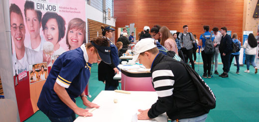 Bei der Praktikumsmesse in Hemelingen konnten die Schüler in verschiedene Berufszweige reinschnuppern. Foto: pv