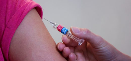 Kleiner Pieks mit – im Idealfall – großer Wirkung: Mediziner raten in diesen Wochen wieder zur jährlichen Grippeschutzimpfung. Foto: pv