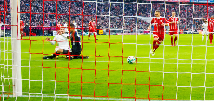 Werders Jérôme Gondorf gelingt das 1:0 für den Außenseiter. Foto: Nordphoto