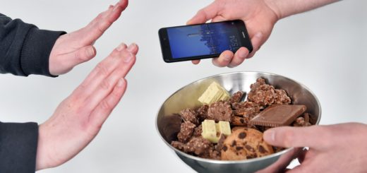 Ob Smartphone, Schokolade oder Kekse: In der Fastenzeit verzichten viele Bremer auf mindestens eine Sache, um das Leben leichter zu machen.Foto: Schlie
