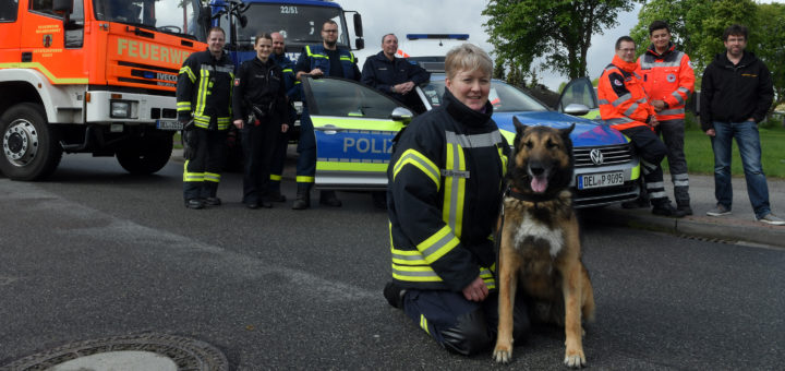 Auch der Belgische Schäferhund Bousun mit Rettungshundführerin Elke Graham und rund 300 weitere Mitwirkende sind wieder am kommenden Wochenende beim Tag der Helfer am Neuen Deichhorst dabei. Foto: Konczak