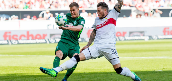 In den Zweikämpfen hatte Werder (hier Niklas Moisander gegen Daniel Ginczek) gegen den VfB zu oft das Nachsehen. Foto: Nordphoto