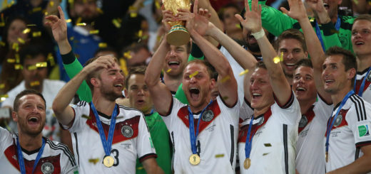 Deutsche Spieler jubeln nach dem WM-Sieg 2014