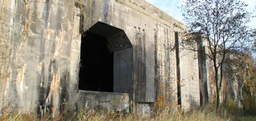 Der Bunker Valentin ist die Ruine einer U-Boot-Werft aus dem Zweiten Weltkrieg. Für den Bau wurden zwischen 1943 und 1945 Tausende von Zwangsarbeitern eingesetzt. Foto: av